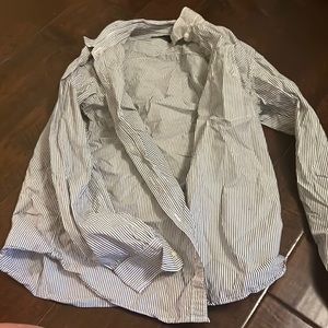 blue and white stripped gap button up